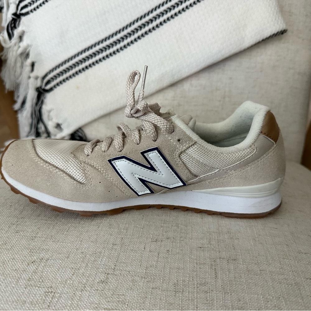 Women's New Balance 996 Size 8.5